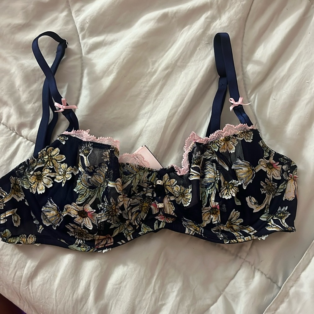 Victoria’s Secret bra